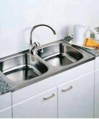 Fregadero con mueble clínico.jpg